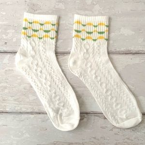 Urban Outfitters Women’s Yellow Green White Knit Pattern Crew Socks Brand NEW